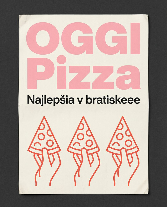 Plagát pizzerie s ružovým nápisom a kreslenými kúskami pizze